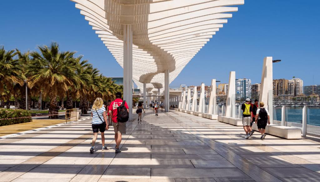 Paseo del Muelle Uno in de haven van Málaga