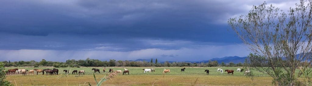 Spaanse platteland met onweer op komst