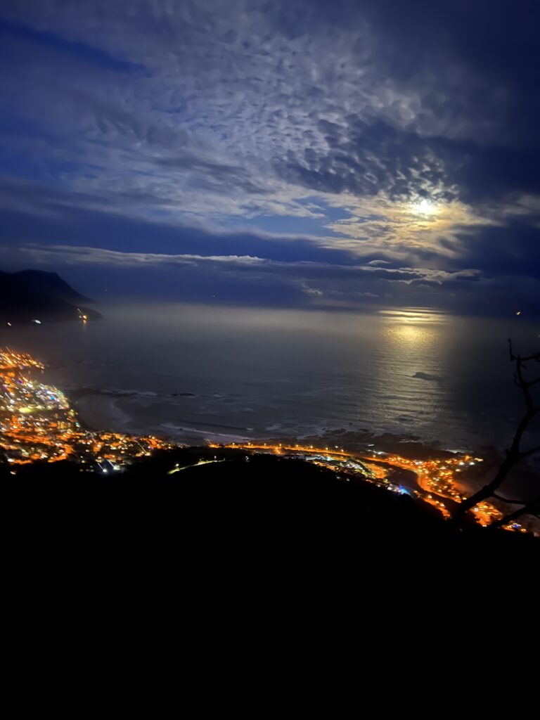 zonsopkomst vanaf Lion's Head in Kaapstad, Zuid-Afrika