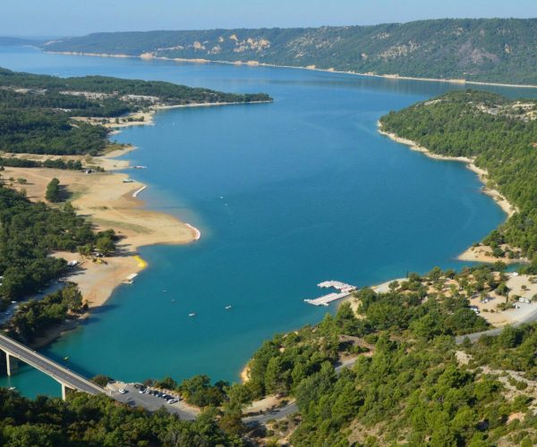 Uitzicht over Lac de Sainte-Croix in de Gorges du Verdon